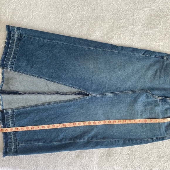 Denin maxi skirt from the Gap. - Picture 6 of 6